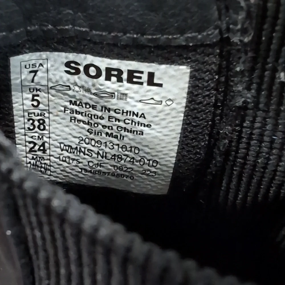 Sorel Black Leather Chelsea Ankle Boots Size 7 Waterproof Lug Sole Quiet Luxury